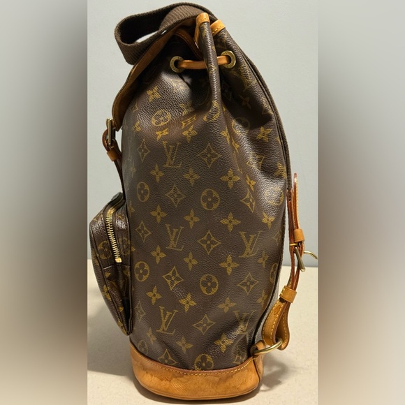 LOUIS VUITTON Monogram Montsouris GM Backpack - Picture 3 of 16